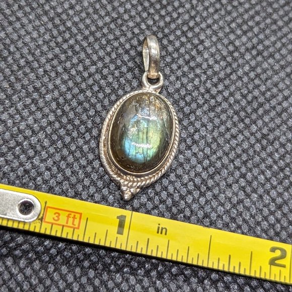 Sterling Silver Labradorite Necklace - Picture 1 of 3
